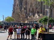 Persones d'excursió a la sagrada familia